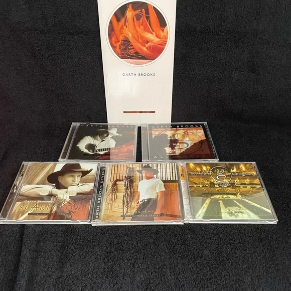 Garth Brooks The Limited Series 6
CD Box Set Long Box Country
Boxset CDs - Picture 2 of 5